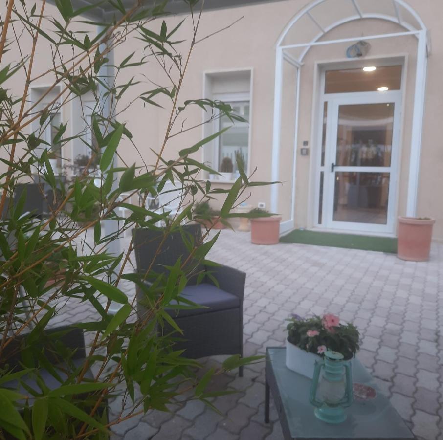 Hotel Porta Rivera LʼAquila Exteriör bild