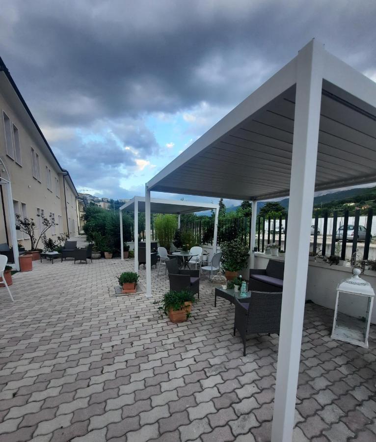 Hotel Porta Rivera LʼAquila Exteriör bild