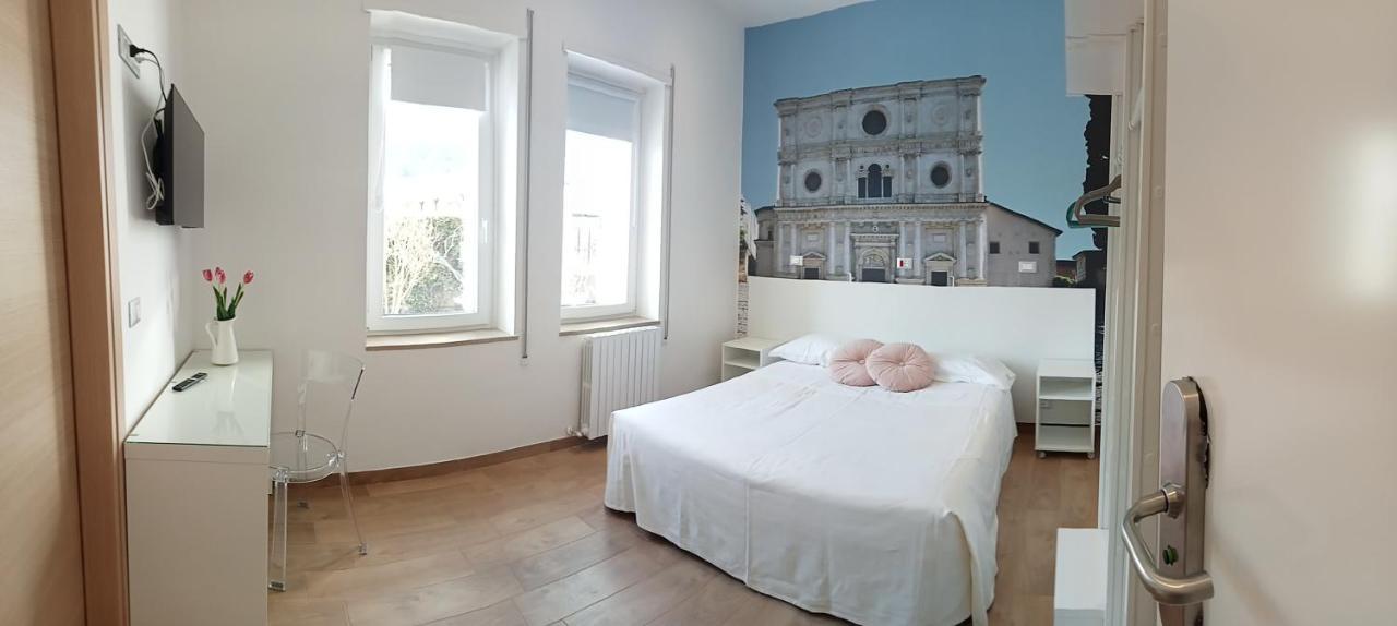 Hotel Porta Rivera LʼAquila Exteriör bild
