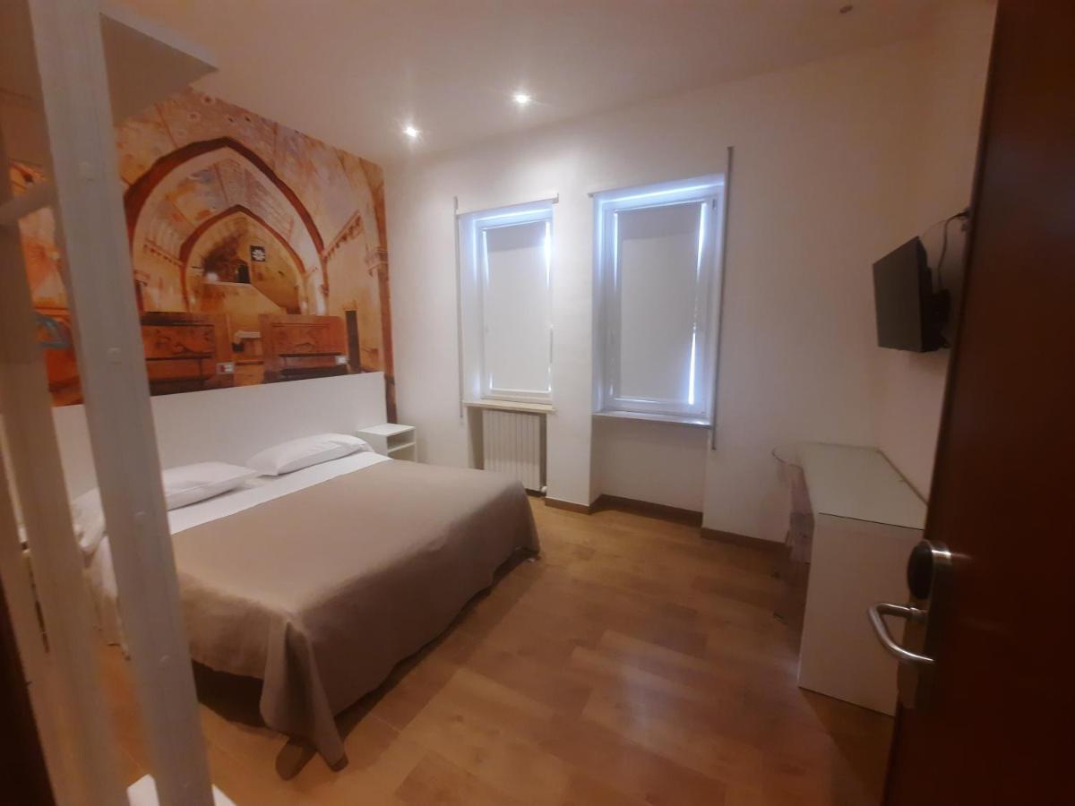 Hotel Porta Rivera LʼAquila Exteriör bild