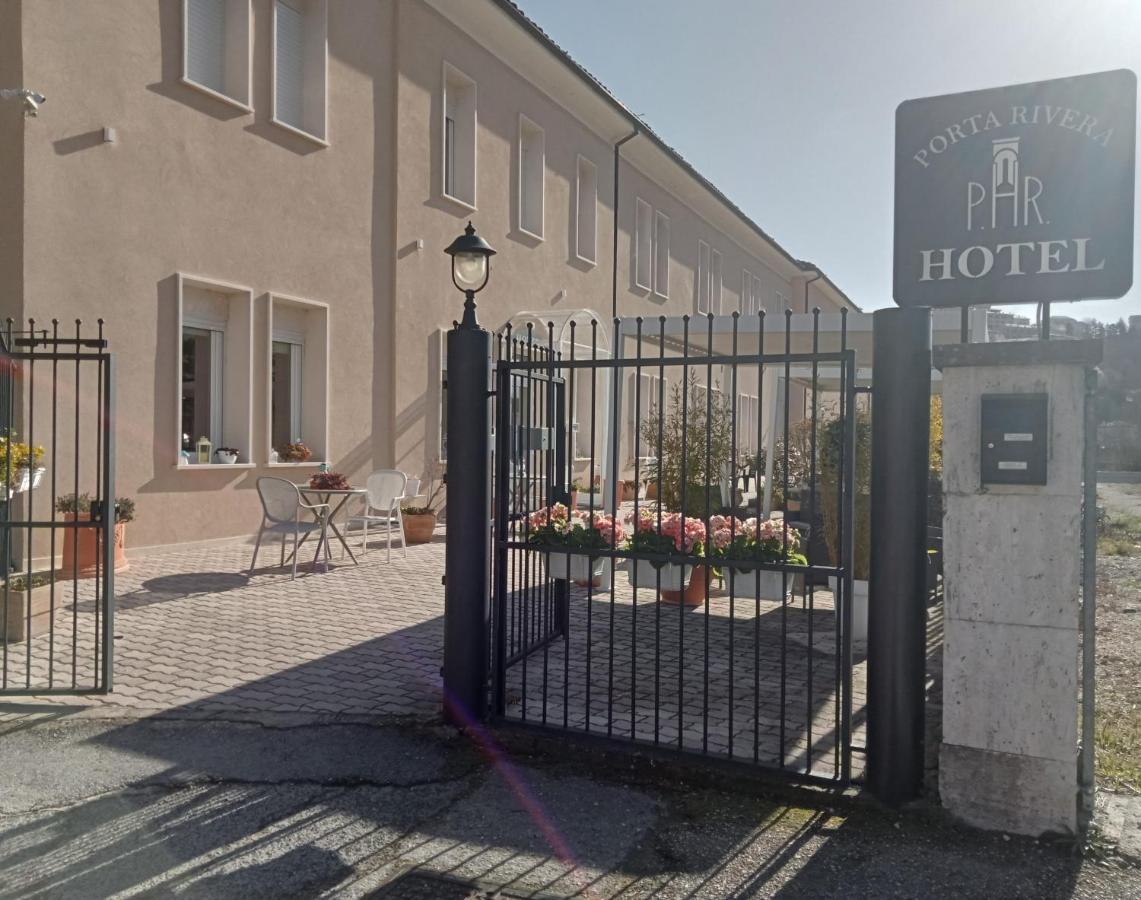 Hotel Porta Rivera LʼAquila Exteriör bild
