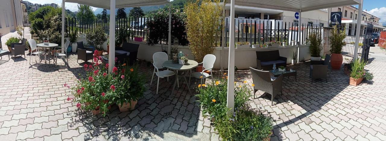 Hotel Porta Rivera LʼAquila Exteriör bild