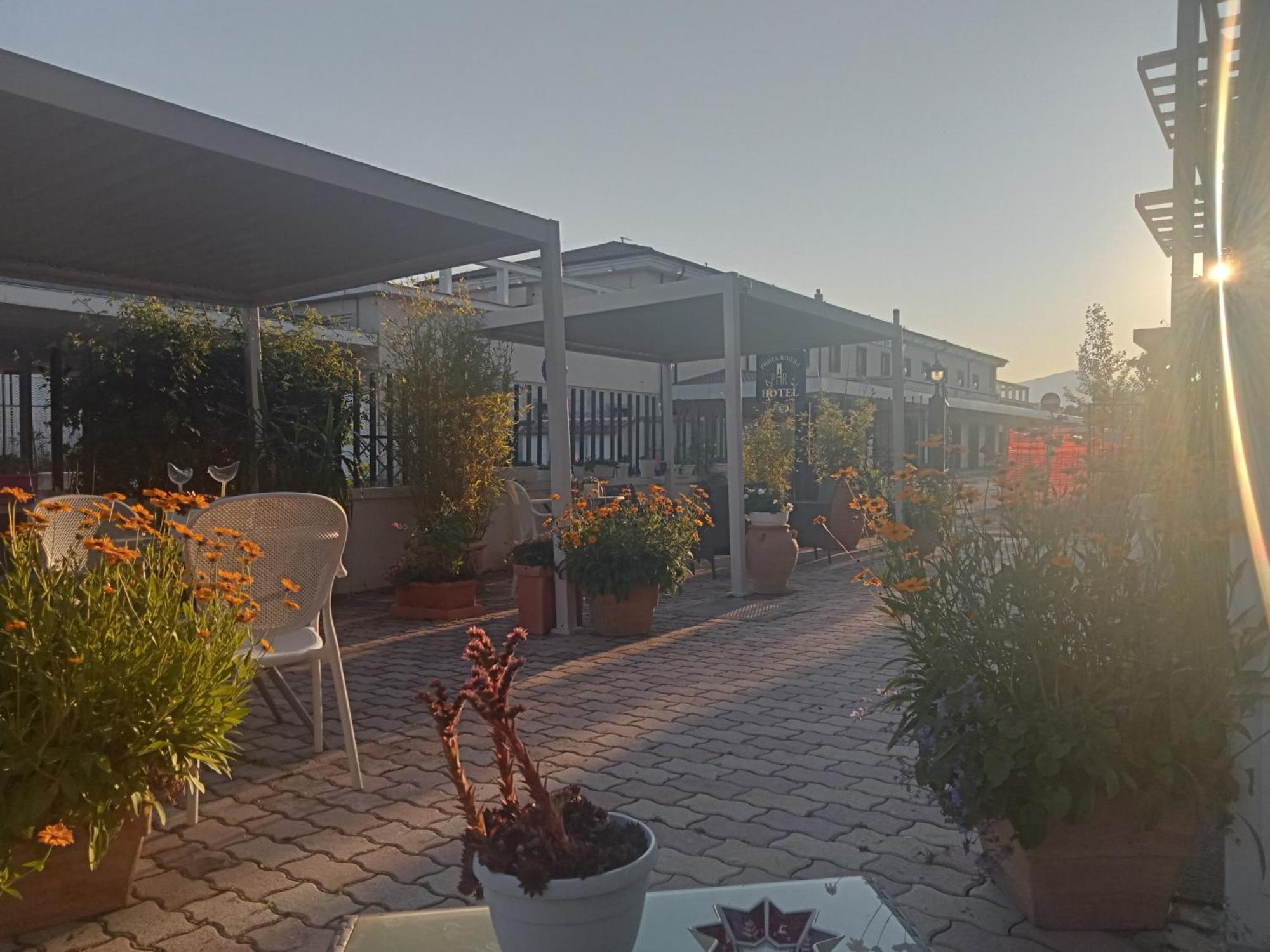 Hotel Porta Rivera LʼAquila Exteriör bild